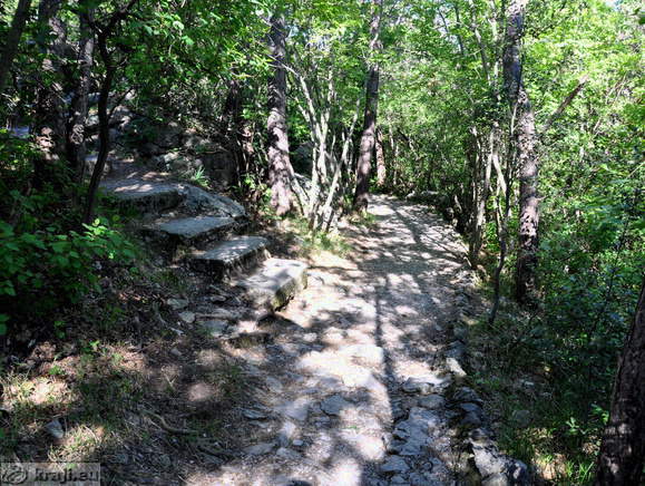 Stopnice proti 2. vojaški postajanki Stopnice proti 2. vojaški postajanki