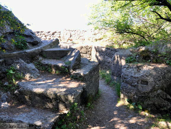 Nekdanja vojaška postojanka ob Rilkejevi poti