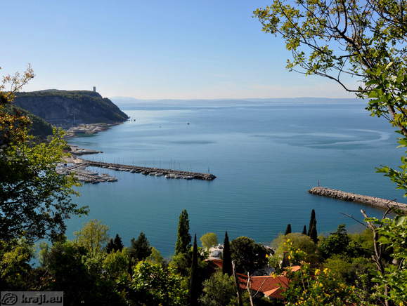 Sesljanski zaliv s pomoloma