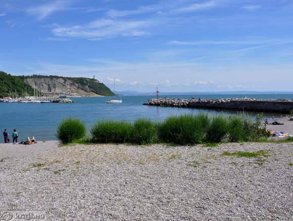 Beach on the inner side of bay