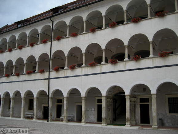 Schloss Brezice - Schloss Hof