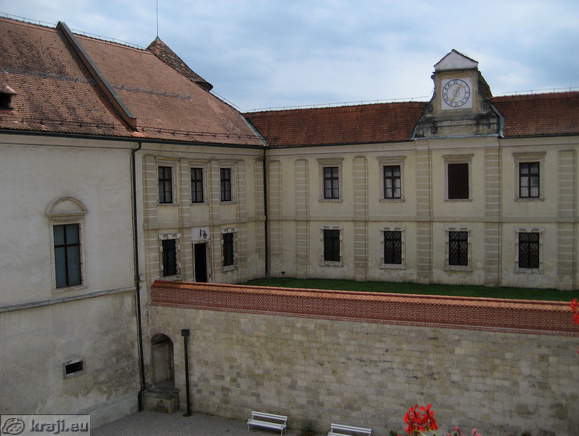 Schloss Brezice - Schloss Hof