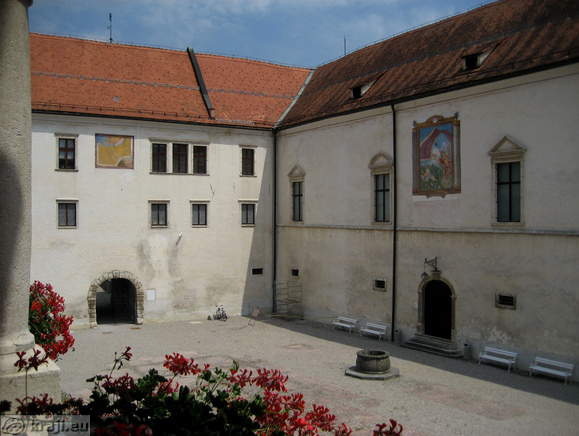 Schloss Brezice - Schloss Hof