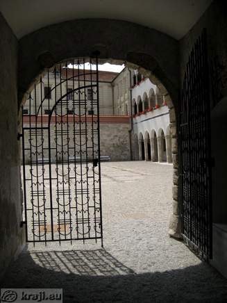 Schloss Brezice - Schloss Hof