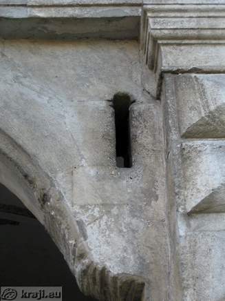 Schloss Brezice - Äußere