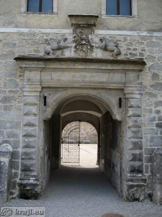 Schloss Brezice - Äußere