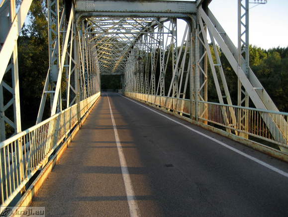 Alte Brücke über den Sava und Krka