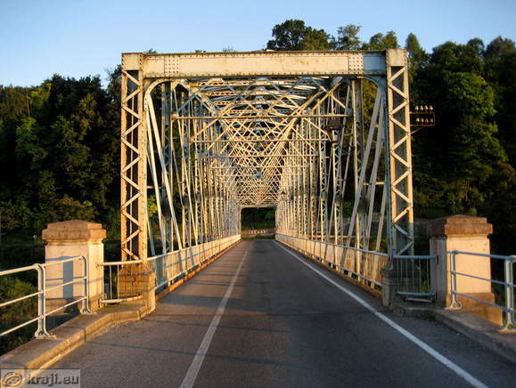 Alte Brücke über den Sava und Krka