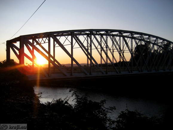 Alte Brücke über den Sava und Krka
