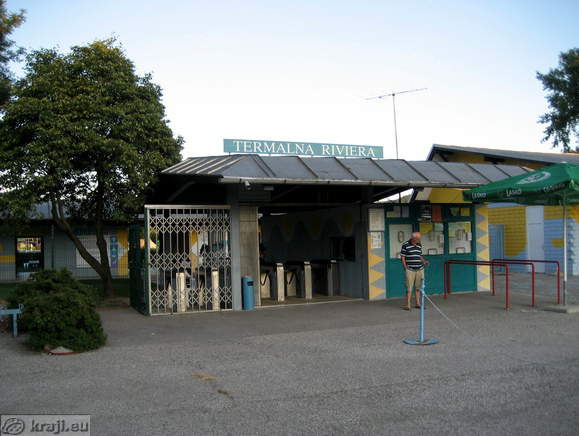 Vhod v Poletno termalno riviero s smeri parkirišč