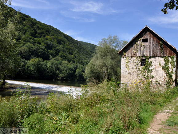 Prihod do mlina iz smeri vasi Kot