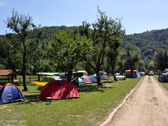 Tents on the way through the camp