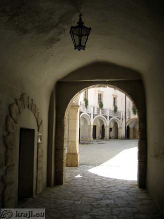 Passage to the castle yard