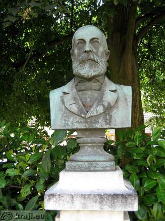 Bust of Martin Hocevar (made by sculptor Jozef Mullner) Bust of Martin Hocevar (made by sculptor Jozef Mullner)
