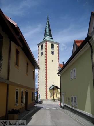 Cerkev Žalostne Matere božje iz prehoda iz Ulice Staneta Žagarja