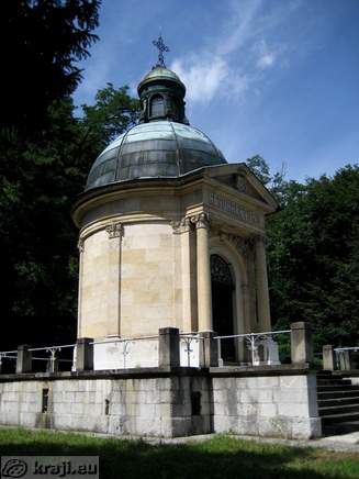 Mavzolej Antona Auersperga (Anastazija Grüna) <br> Mavzolej Antona Auersperga v bližini Leskovca pri Krškem