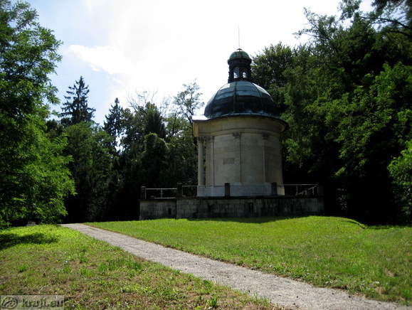 Trail to the mausoleum