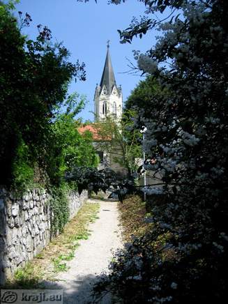 Path to the Capital Church from Breg