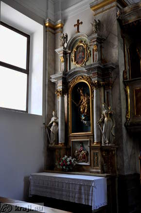 Oltar - Levo spredaj