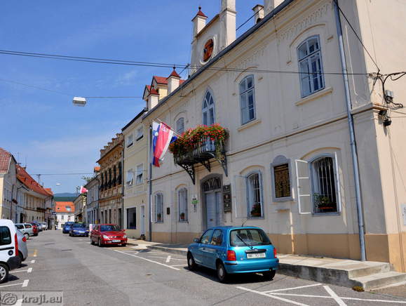 Mestna hiša na Mestnem trgu