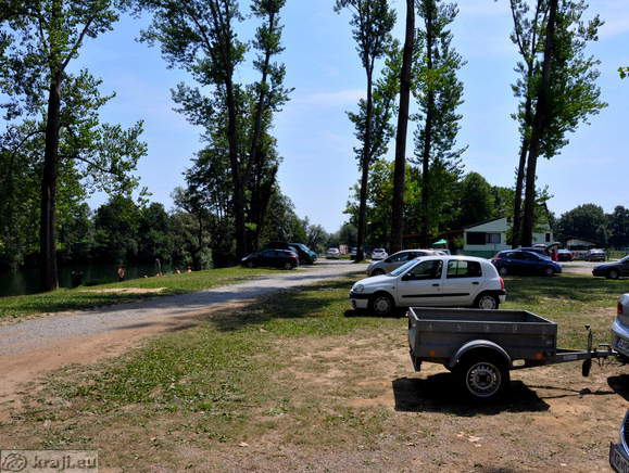 Kamp Primostek ob reki Kolpi