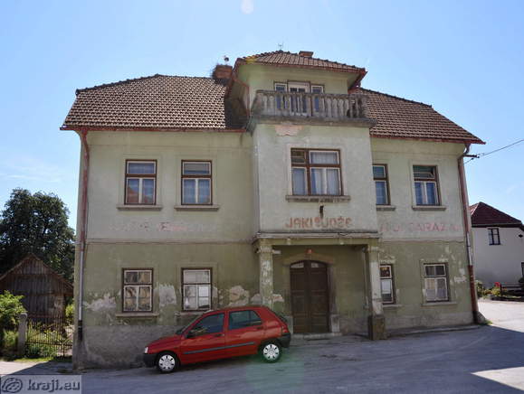 Hiša s štorkljo na dimnuku Hiša s štorkljo na dimnuku