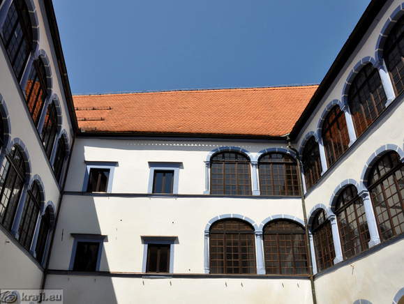 Sevnica Schloss - Schloss Hof