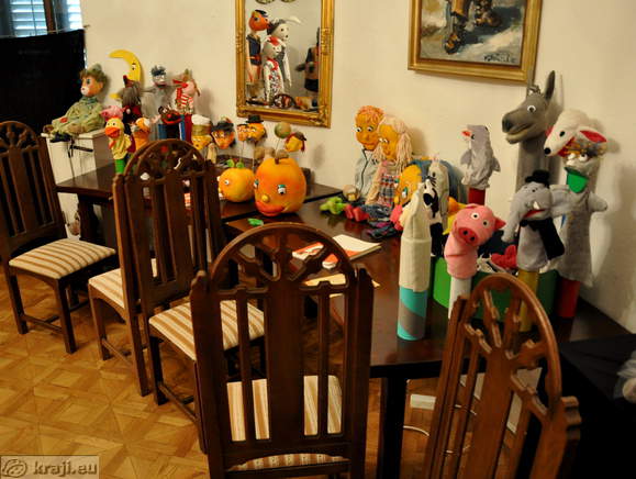 Lutke v Grajskem lutkovnem gledališču