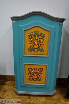 Ročno poslikana omara (Eva Razboršek)