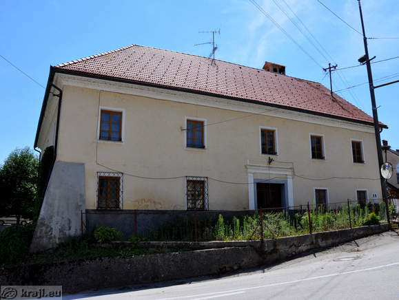 Cerkev sv. Kancijana <br> Župnijski urad Škocjan