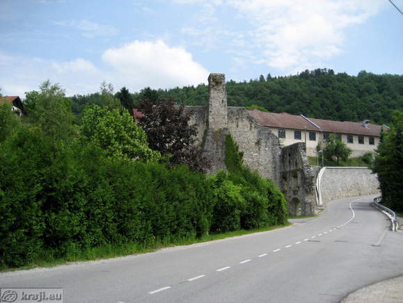 Smelting furnace in Dvor