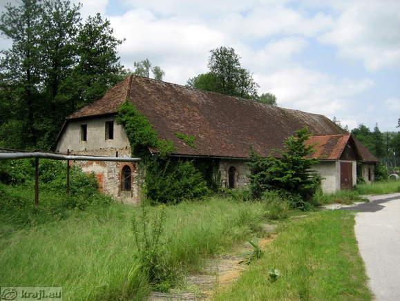 Smelting furnace in Dvor