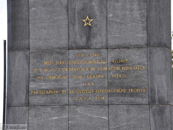 Zuzemberk - Denkmal für die Nationale Befreiungskrieg gewidmet auf Cvibelj