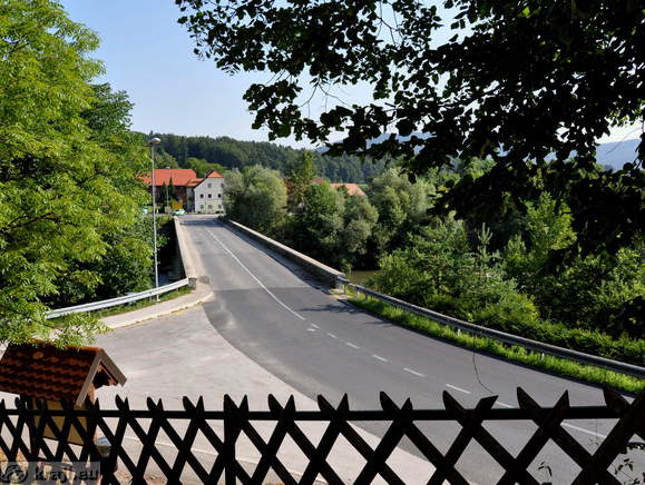 Most čez reko Savinjo