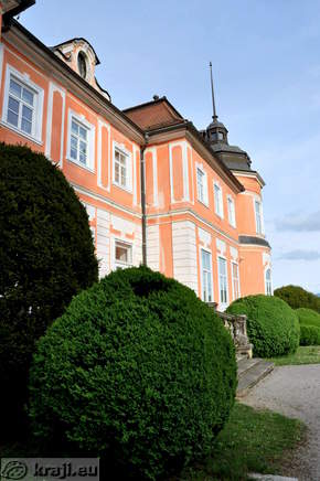 Pušpanov vrt ob dvorcu Šenek