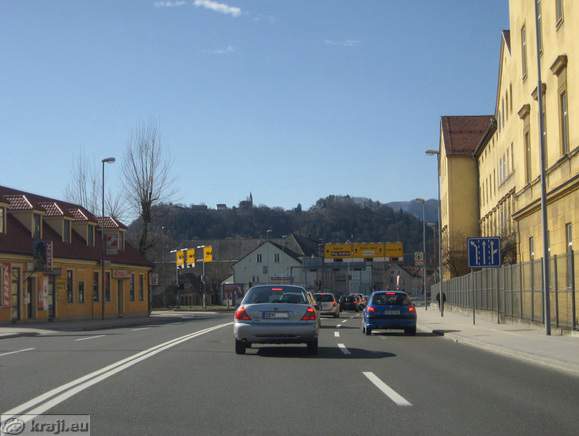 Pogled na Miklavški hrib z Mariborske ceste