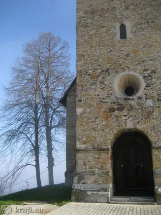 Cerkev sv. Miklavža - Ob vhodu