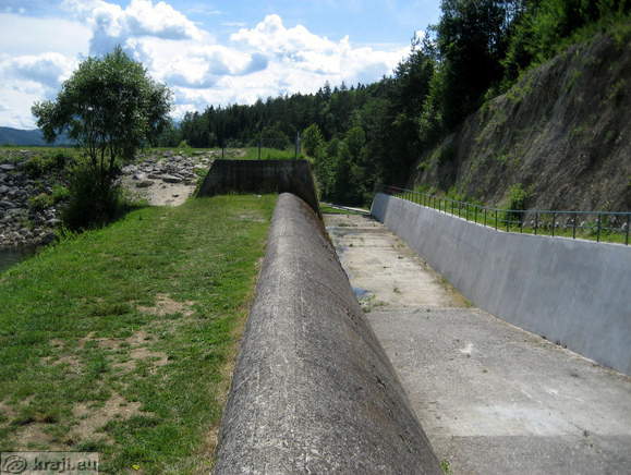 Kanal iz Šmartinskega jezera v potok Koprivnica