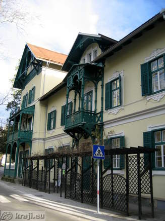 Entrance into Hotel Park