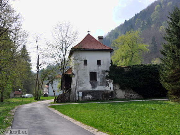 Road to the Defense tower