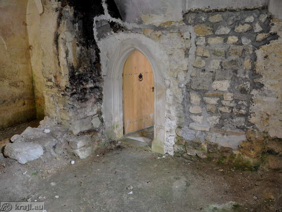 Passage between rooms