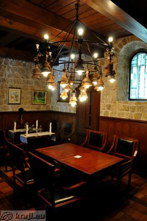 Restavracija na gradu Tabor