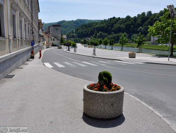 Cesta po Trubarjevem nabrežju