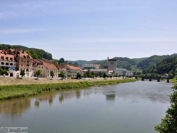 Trubarjevo nabrežje s Pivovarno Laško