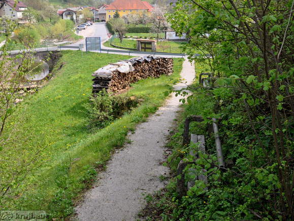 Križišče v Marija Gradcu, kjer je kratka pot do cerkve Matere Božje