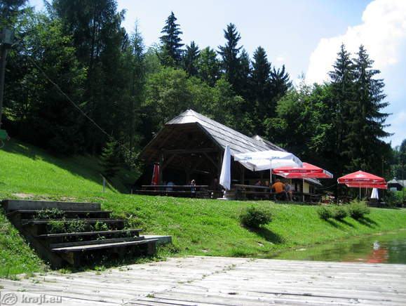 Restaurant near lake