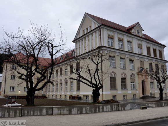 Primary school in Mezica