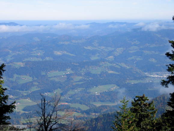 Razgled naokrog med potjo