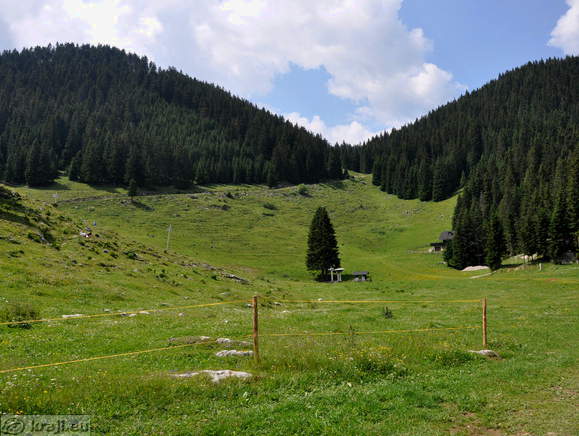 Neighbourhood of the chapel in Golte