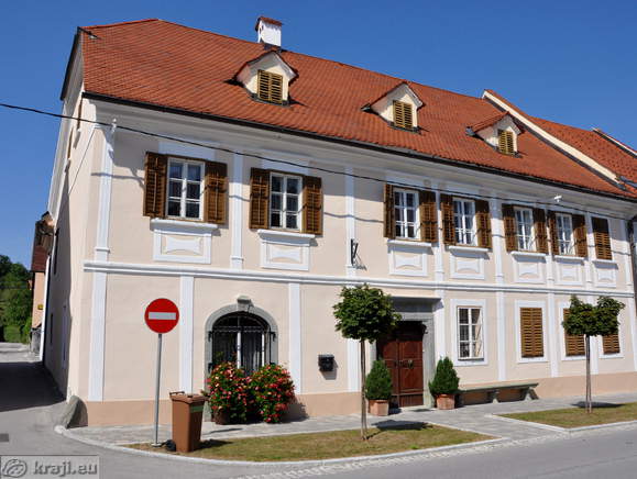 Na trgu 17 - Early Renaissance house